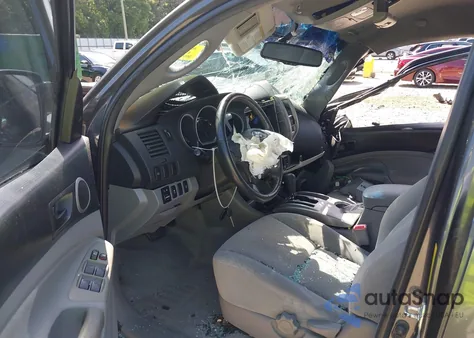 2010 Toyota Tacoma Prerunner V6 z USA, uszkodzony, nr VIN 5TEJU4GN4AZ701501